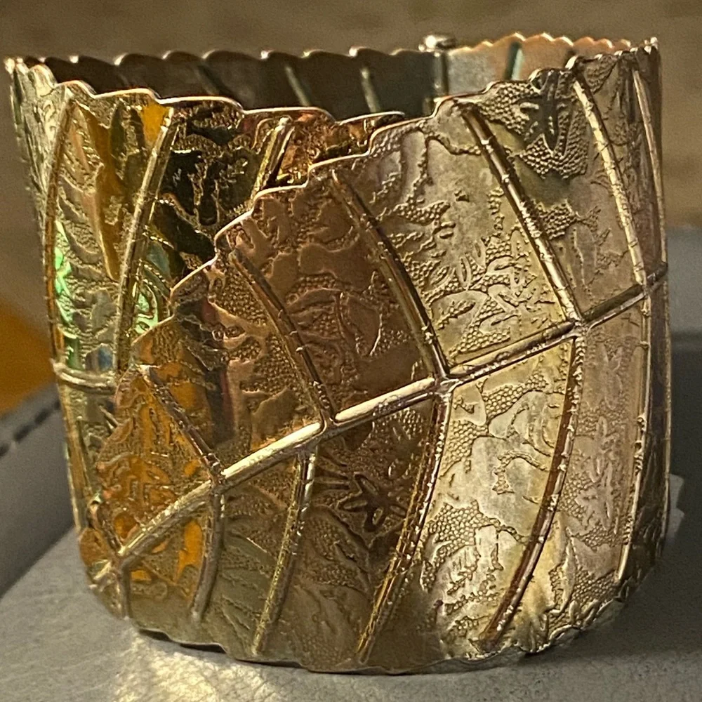 Gold Tone Textured Wide Leaf Design Hinge Overlapping Cuff Bracelet Bohemian